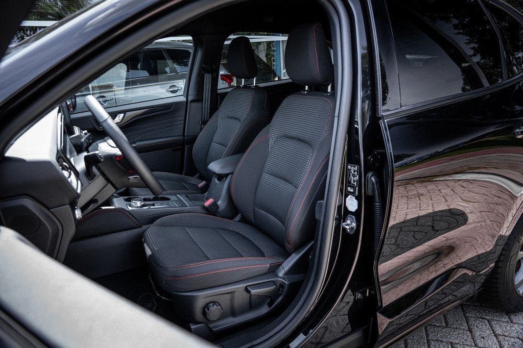 Ford Kuga ST-LINE|99% SOH|Winter Packet|Driver Assist Packet, Auto's, Ford, Stof, Gebruikt, 4 cilinders, Zwart