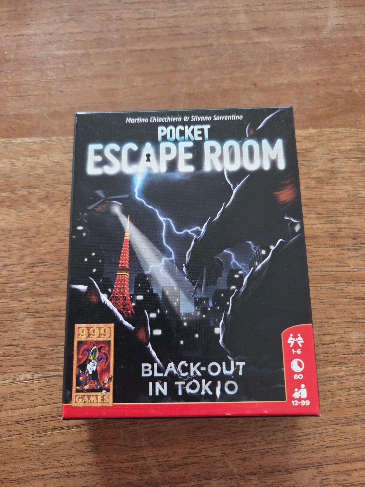 Pocket Escape Room Black-out in Tokyo, Een of twee spelers, Ophalen of Verzenden, Zo goed als nieuw, 999 Games