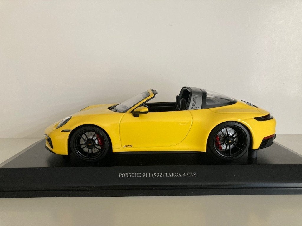 Foto 5 van Porsche 911 (992) Targa 4 GTS 2021 1:18 (nieuw)
