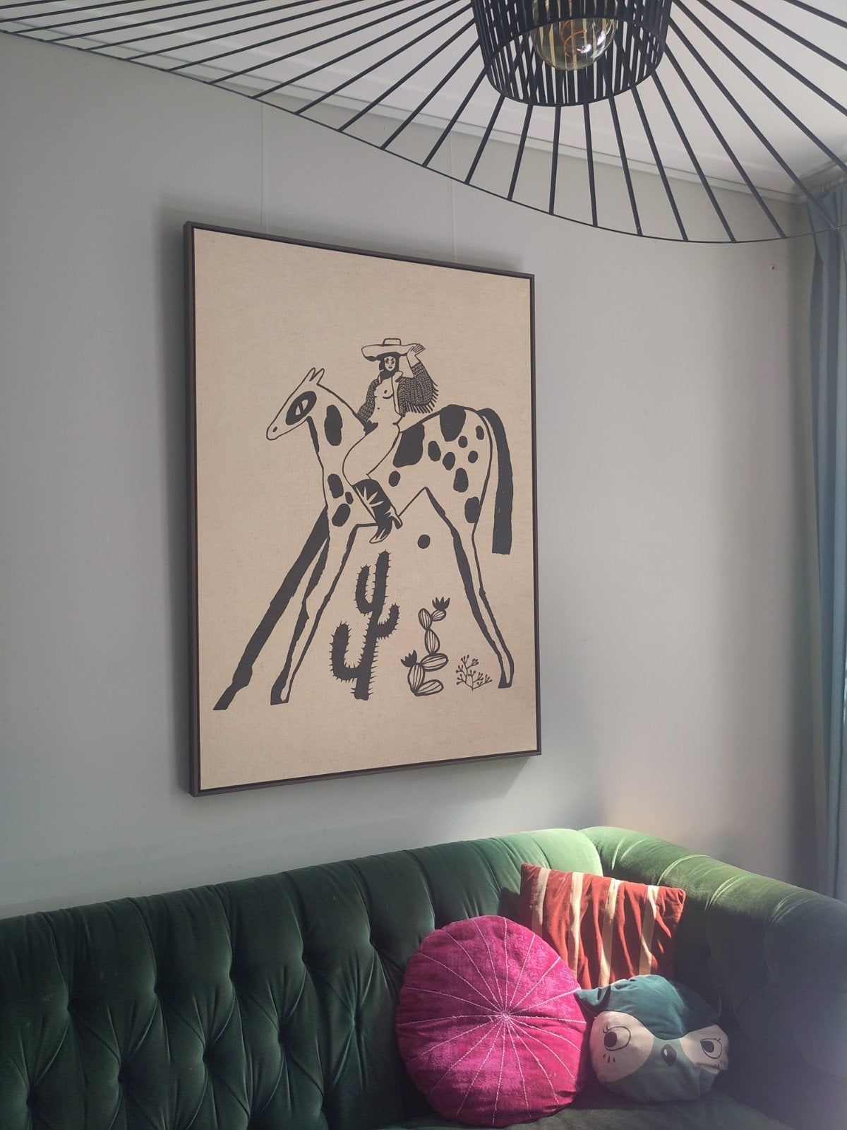 Ingelijste print (104x142cm): Vrouw op paard met cactussen, Ophalen, Print, Print/reproductie, Ingelijst