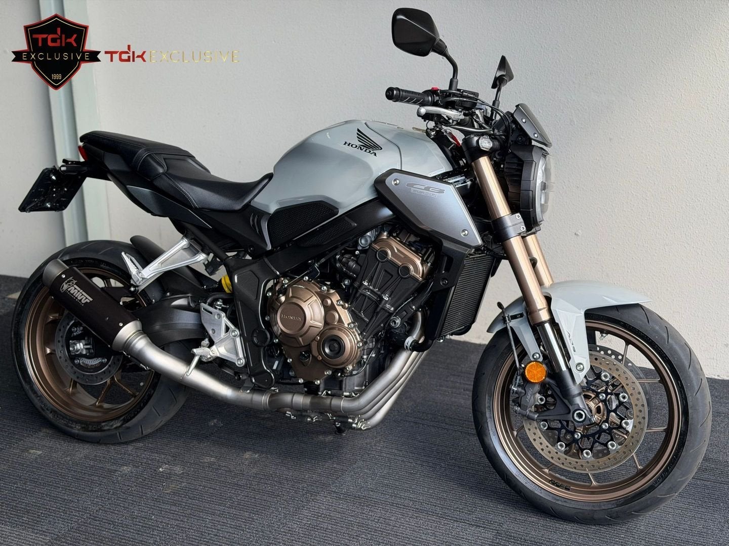 HONDA CB 650 R SMOKY GREY CB650R (CBR 1000 750 HORNET), Motoren, Motoren | Honda, 4 cilinders, Bedrijf, Meer dan 35 kW, Pallasstraat 42, 5048CJ Tilburg