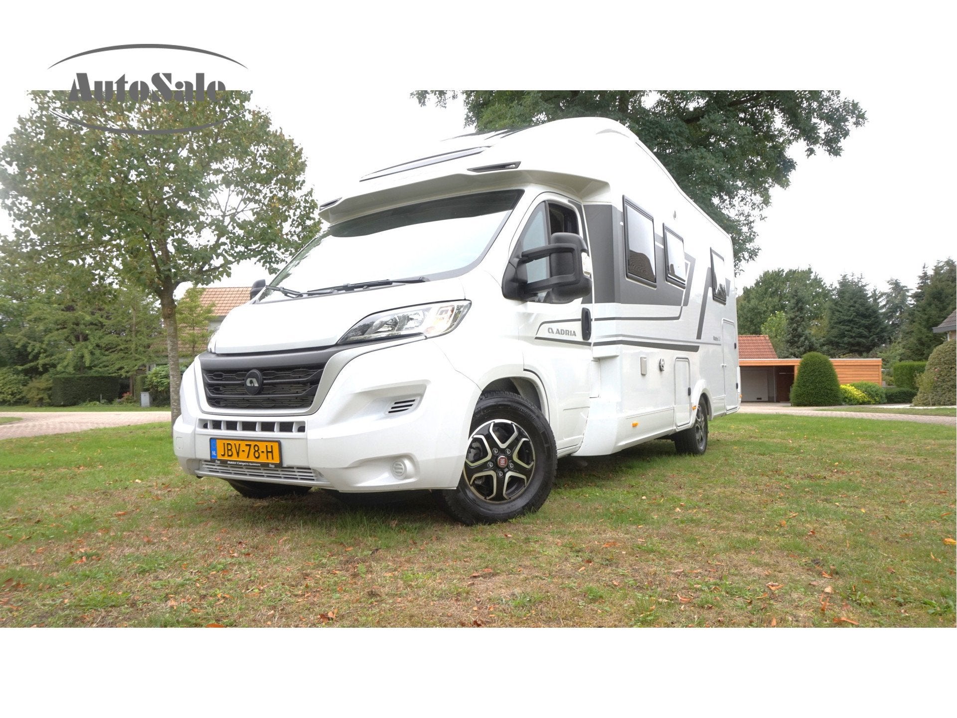 Adria MATRIX 670SC PLUS AUTOMAAT 141 pk Zonnepan. Electr. Fi, Automaat, Ringverwarming, Afzuigkap, AutoSale B.V.