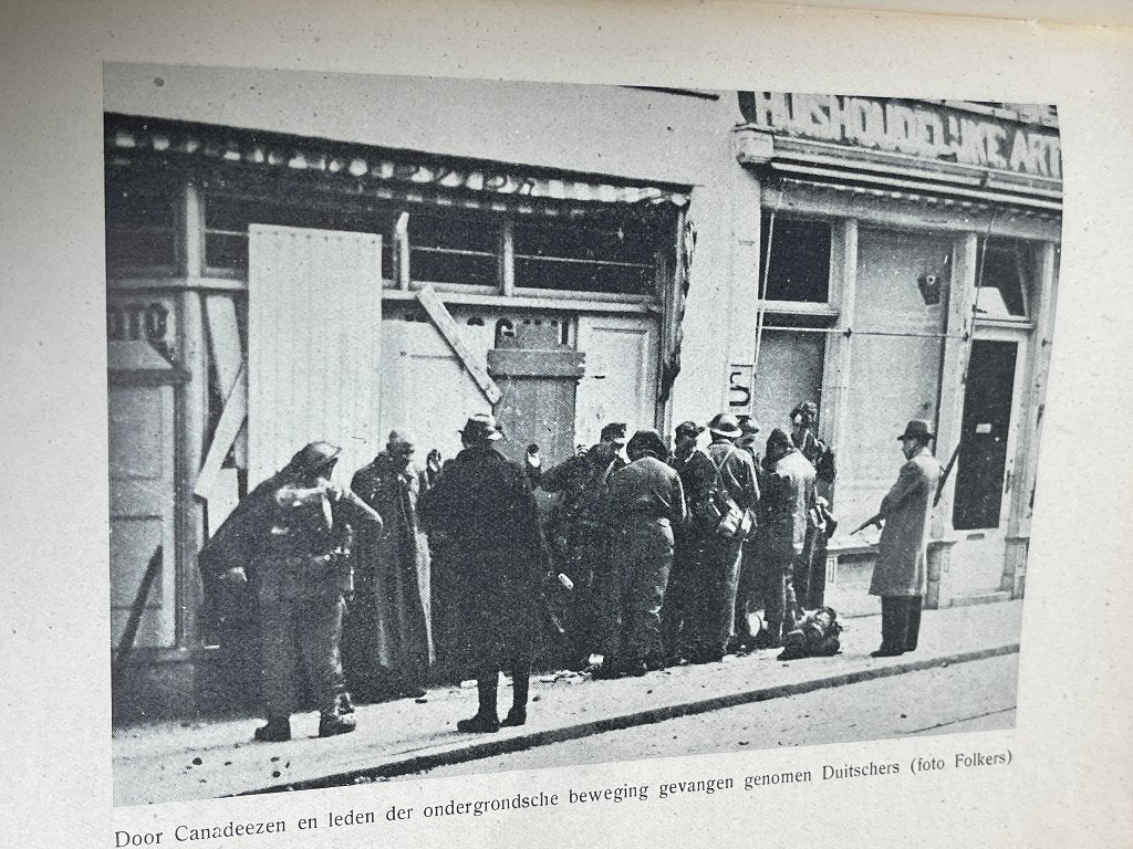 De bevrijding van Groningen (1945)  WO II  / Canadezen, Ophalen of Verzenden, Overige soorten, Nederland, Boek of Tijdschrift