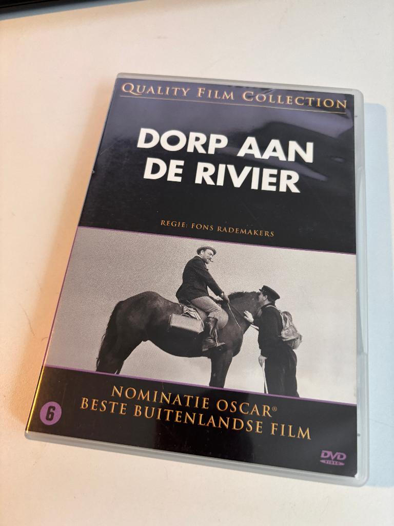 DVD - Dorp aan de rivier - QFC,, Alle leeftijden, Ophalen of Verzenden, Gebruikt, Overige gebieden