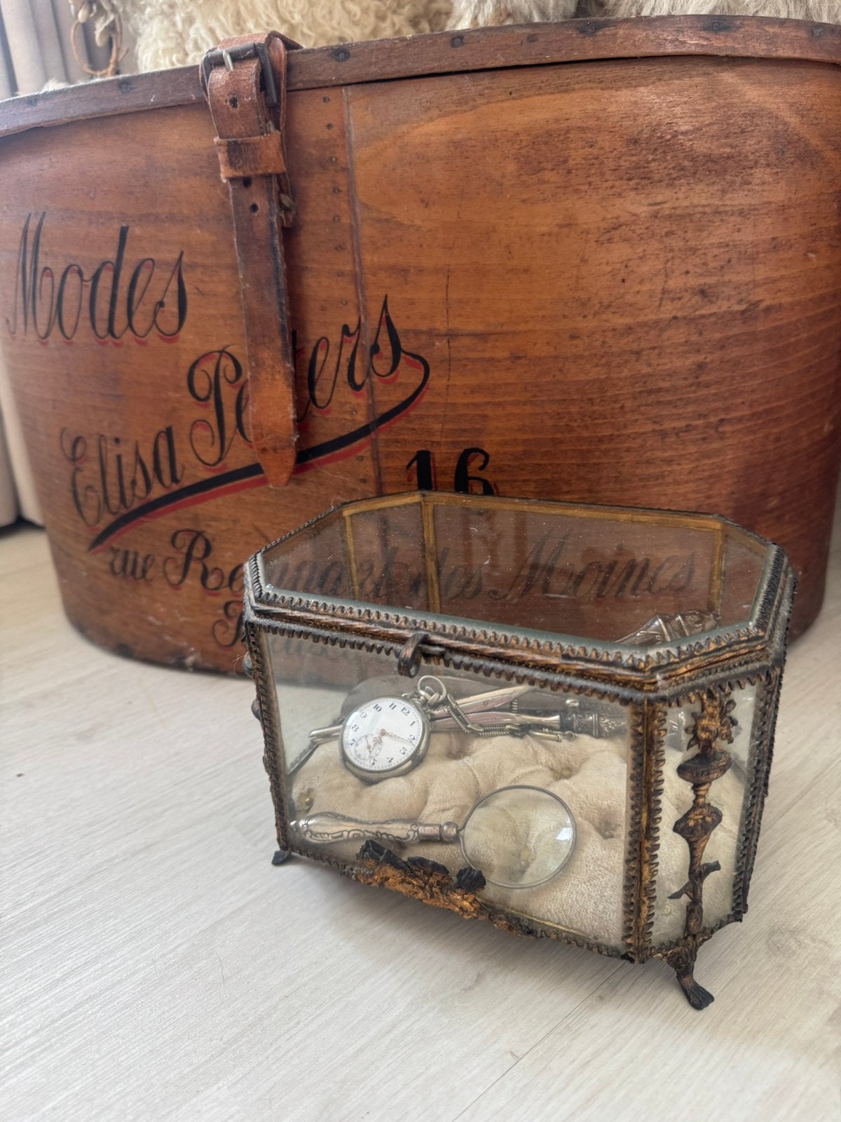 Zeer grote antieke franse bruids kistje- vitrine - Tante Jo, Ophalen of Verzenden