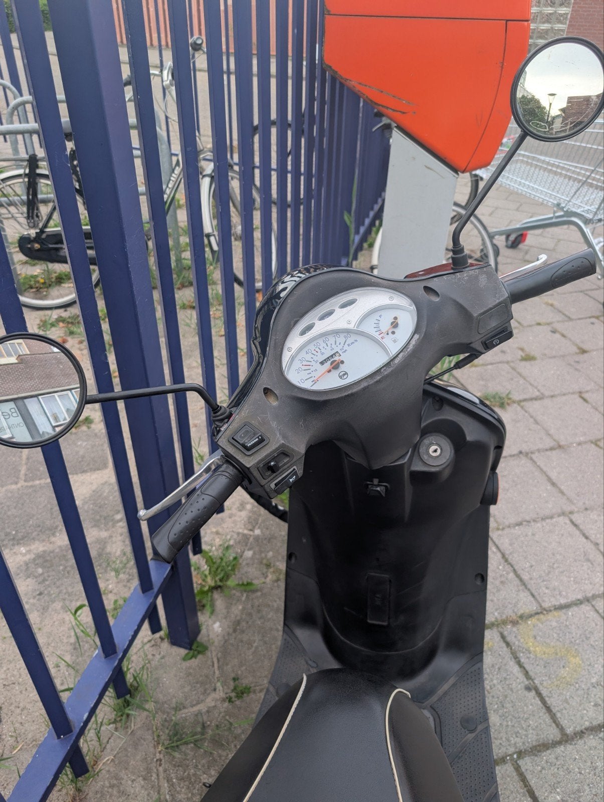 Zwarte Sym Fiddle Scooter - Gebruikt maar in goede staat, Ophalen, Gebruikt, Maximaal 45 km/u, Benzine