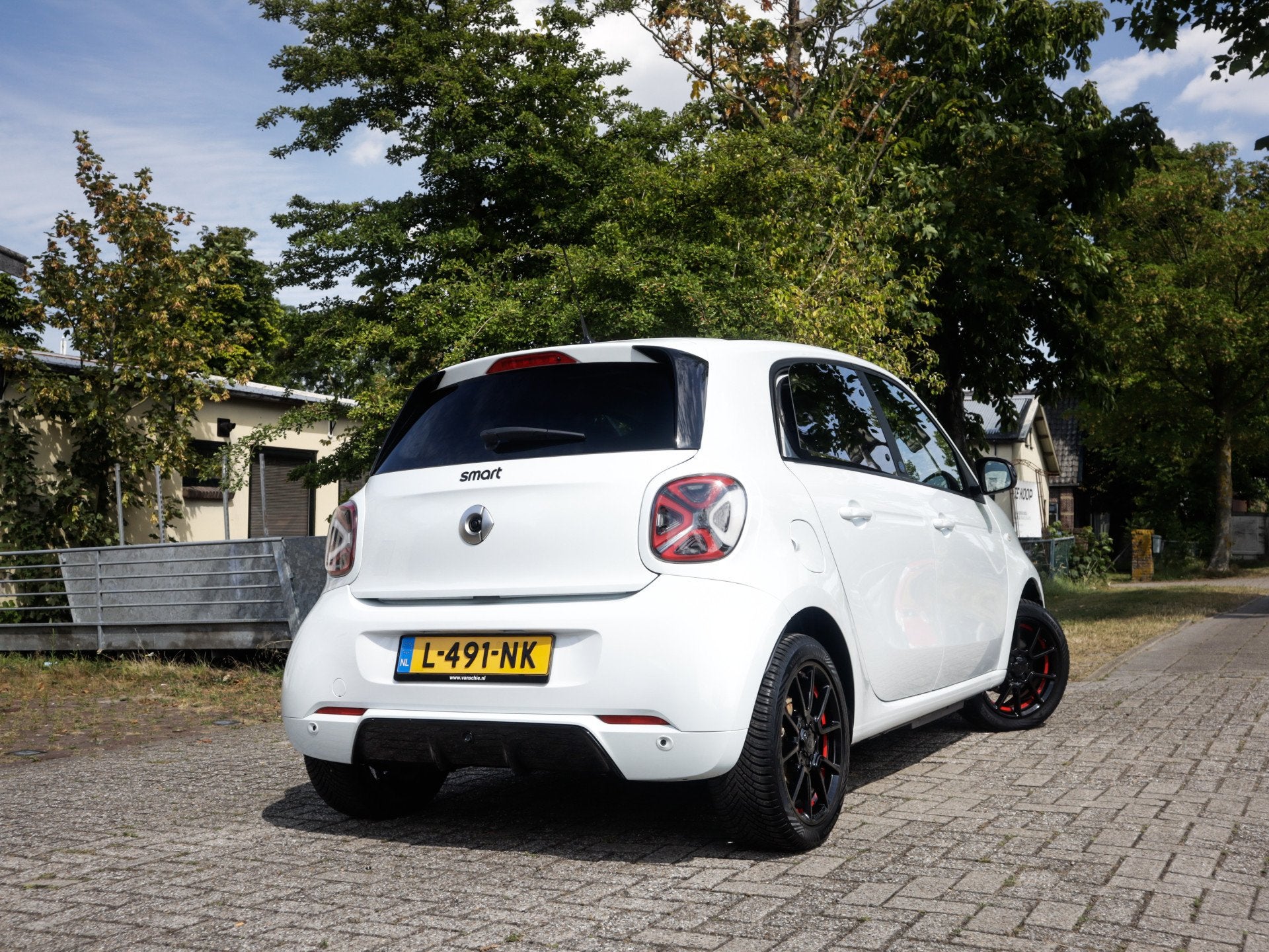 Smart Forfour EQ BRABUS Style18 kWh 1e-Eig. & Dealer-Onderh, 12 maanden, Achterwielaandrijving, 43 €/maand, Wit
