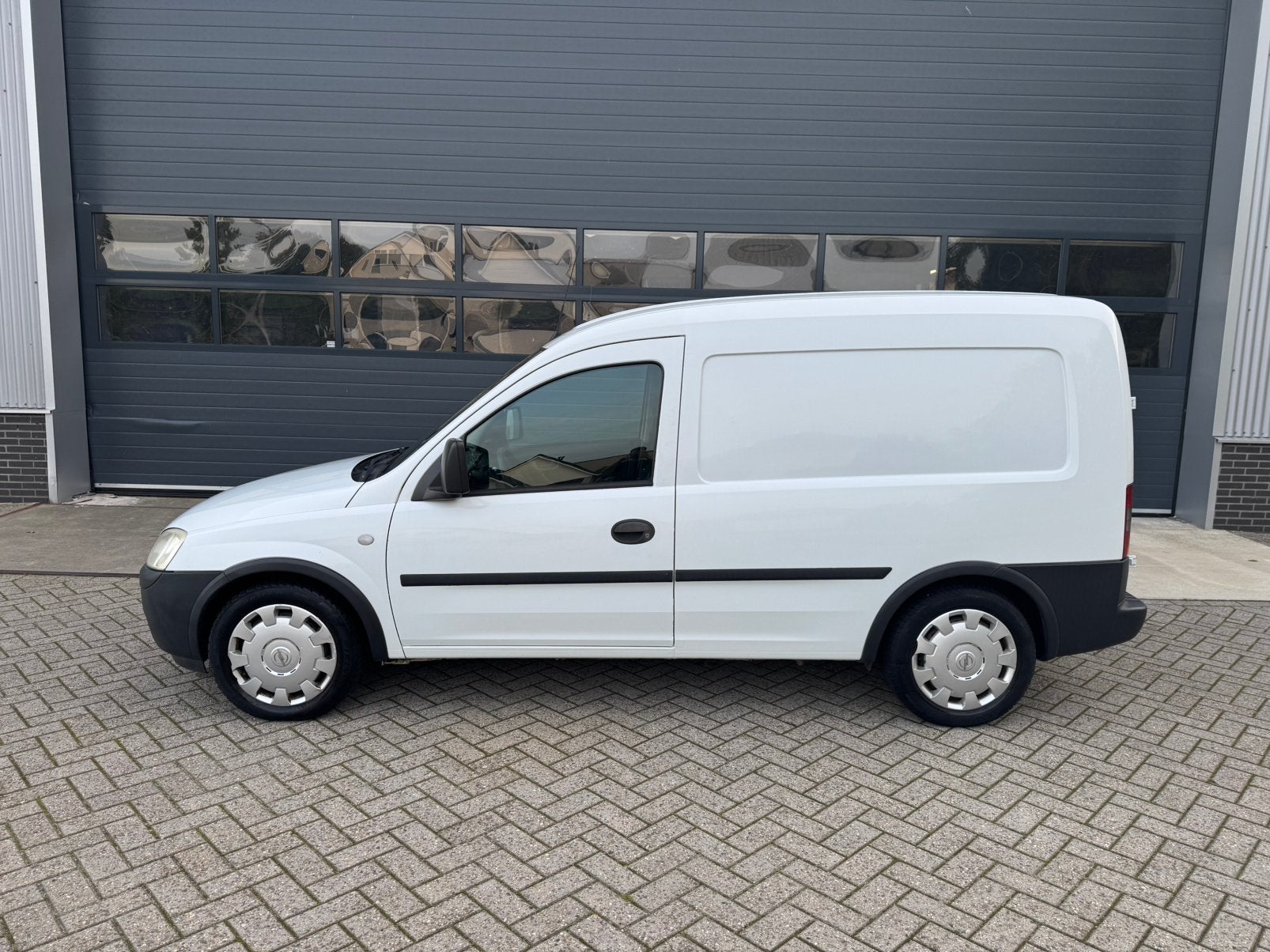 Opel Combo 1.6 16v benzine/cng 2011, 13 km/l, 4 cilinders, CNG (Aardgas), Airbags