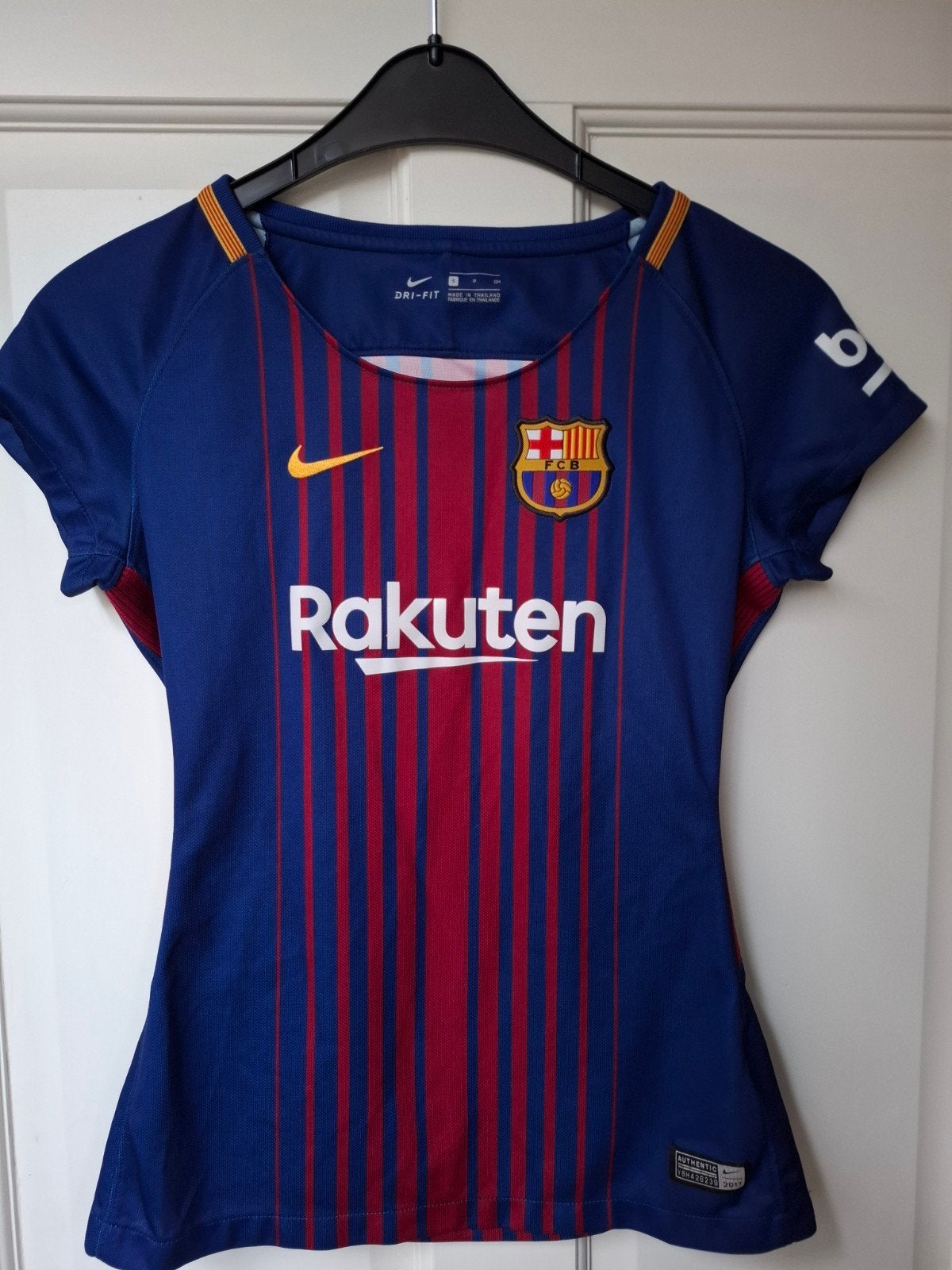 Dames Barcelona FC Voetbalshirt maat S, Verzamelen, Sportartikelen en Voetbal, Ophalen of Verzenden, Zo goed als nieuw, Buitenlandse clubs