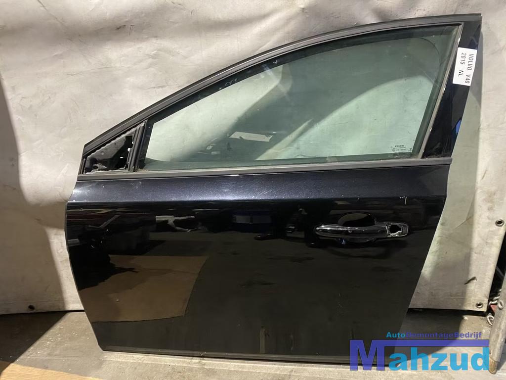 VOLVO V40 ZWART Links voor deur portier 2012-2019, Auto-onderdelen, Gebruikt, Gunnar Engellaus vag 8
405 31  Gothenburg, SE, Deur