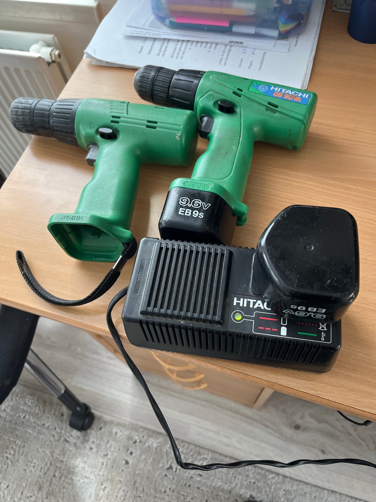 Hitachi Boormachines met Oplader - 9.6V EB 9s, Ophalen of Verzenden, Gebruikt, Minder dan 400 watt, Boormachine