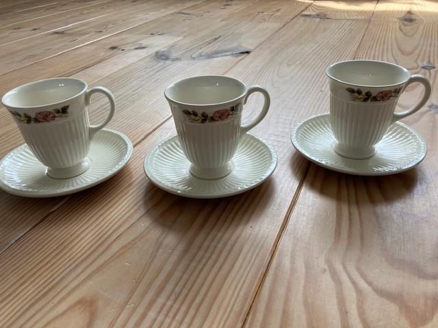 3x Wedgwood Briar Rose Koffiekop en Schotel, Ophalen, Gebruikt, Wedgwood, Kop(pen) en/of Schotel(s)