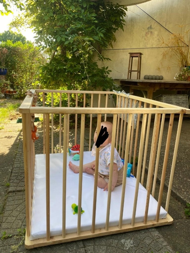 Houten box baby, Kinderen en Baby's, Boxen, Ophalen, Zo goed als nieuw, Rechthoekig, In hoogte verstelbaar
