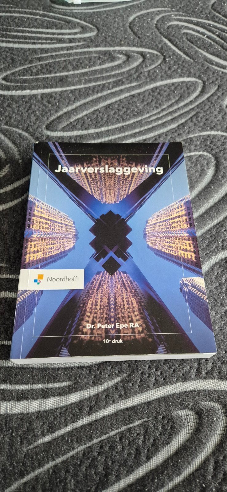 Jaarverslaggeving - Dr. Peter Epe RA - 10e druk, Boeken, Dr. Peter Epe RA, Zo goed als nieuw, Gamma, HBO