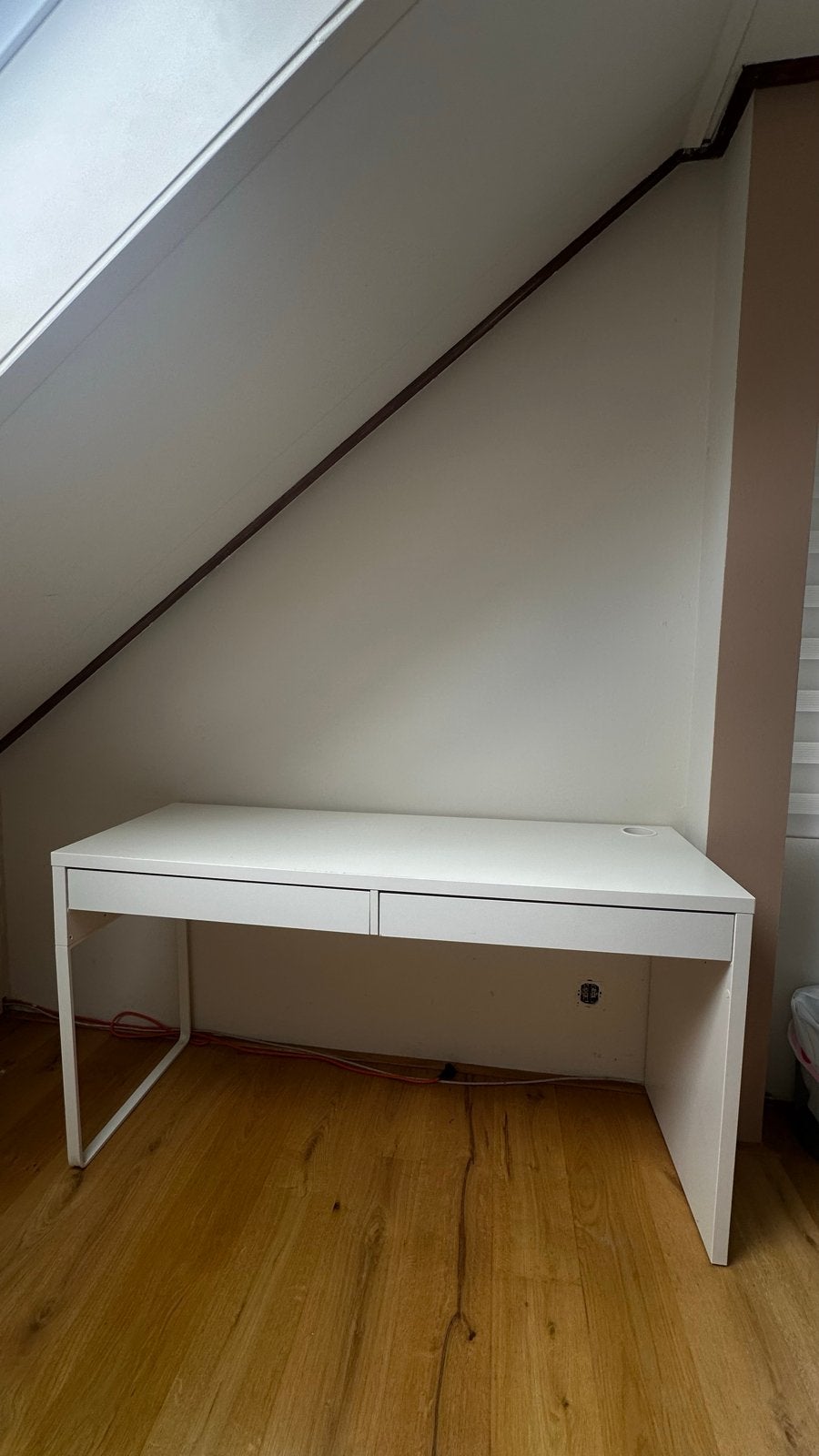 IKEA Micke bureau wit 142x50cm met lades, Huis en Inrichting, Bureaus, Ophalen, Gebruikt, Met lades, Spaanplaat of MDF