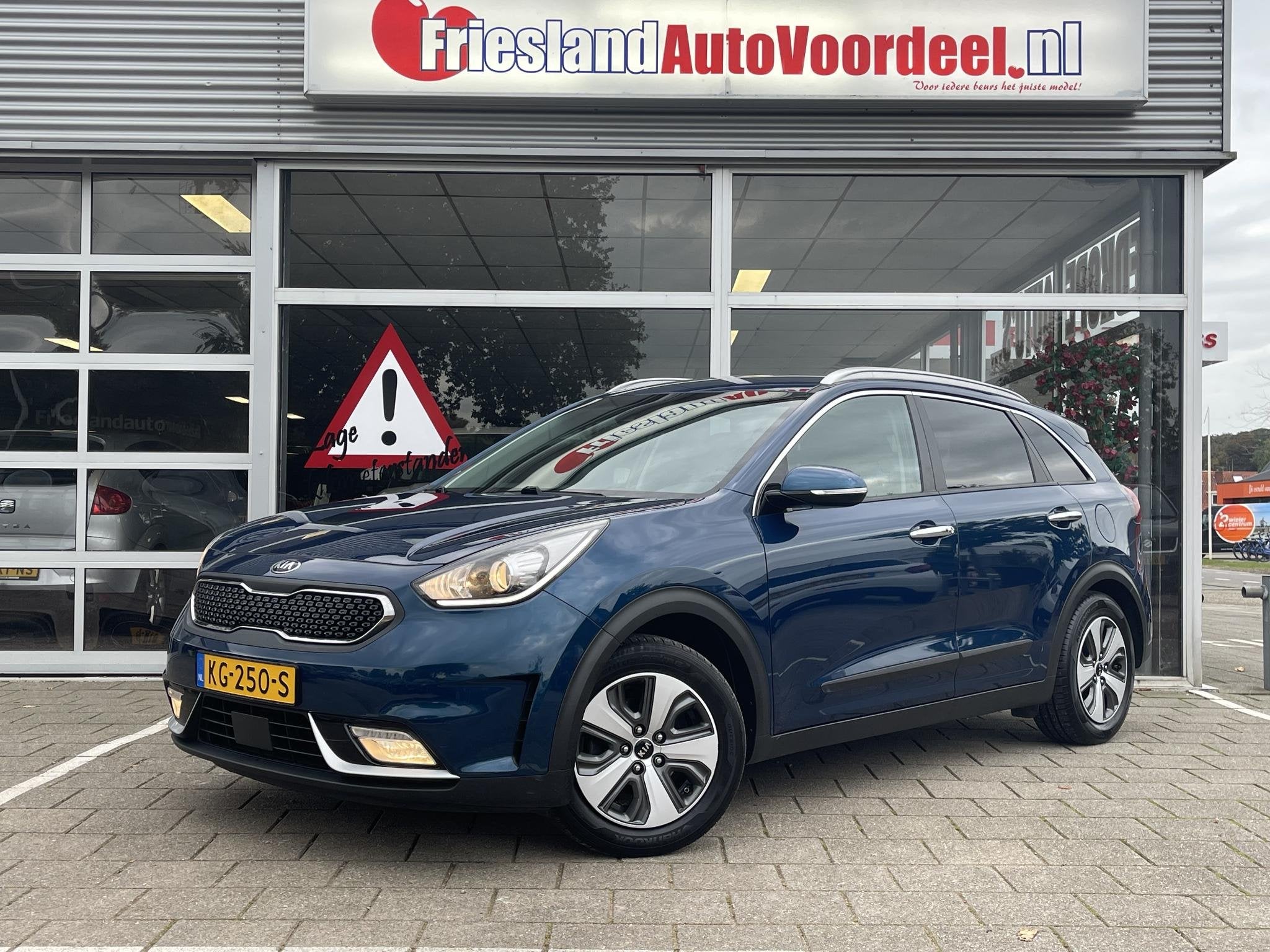 Kia Niro 1.6 GDi Hybrid Business line /adapt. cruise/Leder/T, Gebruikt, Euro 6, Blauw, 23 km/l