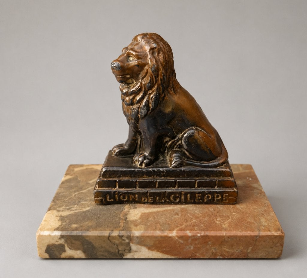 Leeuw op marmeren plateau - Lion de la Gileppe, Ophalen of Verzenden, Gepatineerd, Beeld