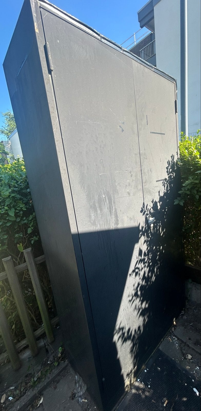 Grote metalen kast met dubbele deuren, Ophalen, Gebruikt, 100 tot 150 cm, Metaal
