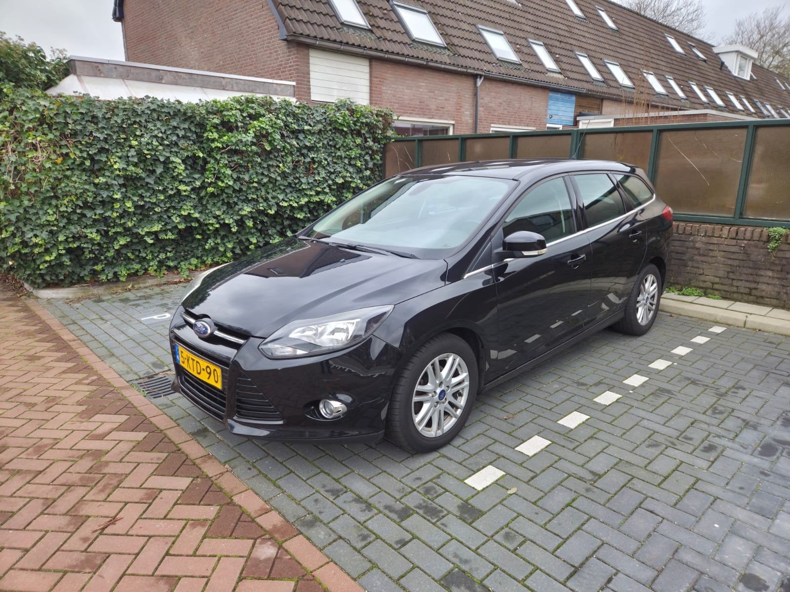 Ford Focus 1.0 Ecoboost 74KW Wagon 2013 Zwart, Auto's, Stof, Zwart, 100 pk, Zwart