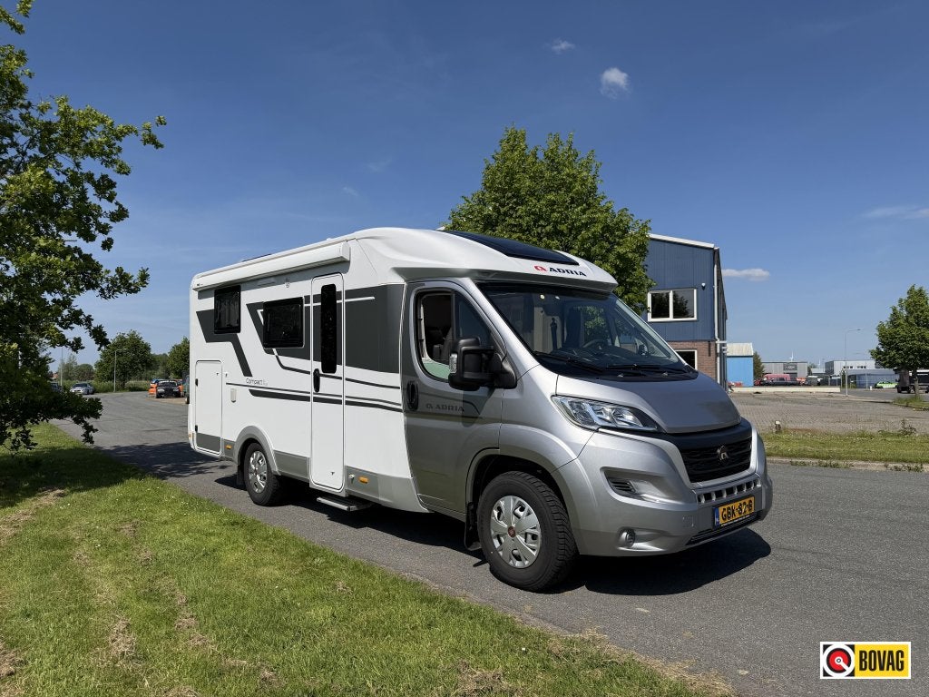 Adria Compact PLUS SL, Automaat, Fiat, 6 tot 7 meter, Diesel
