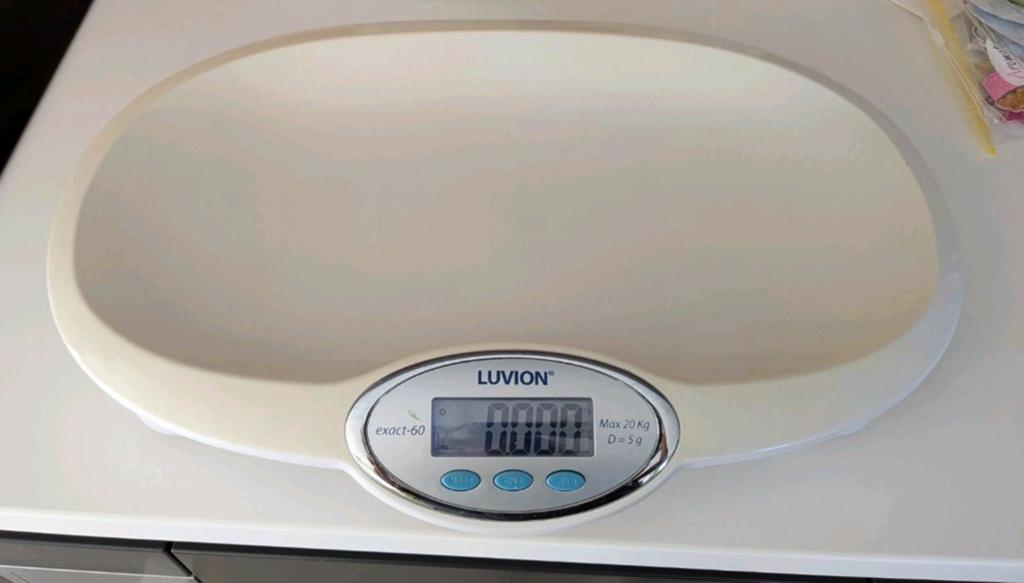 Luvion Exact-60 Digitale Babyweegschaal met Lengtemeter, Ophalen of Verzenden