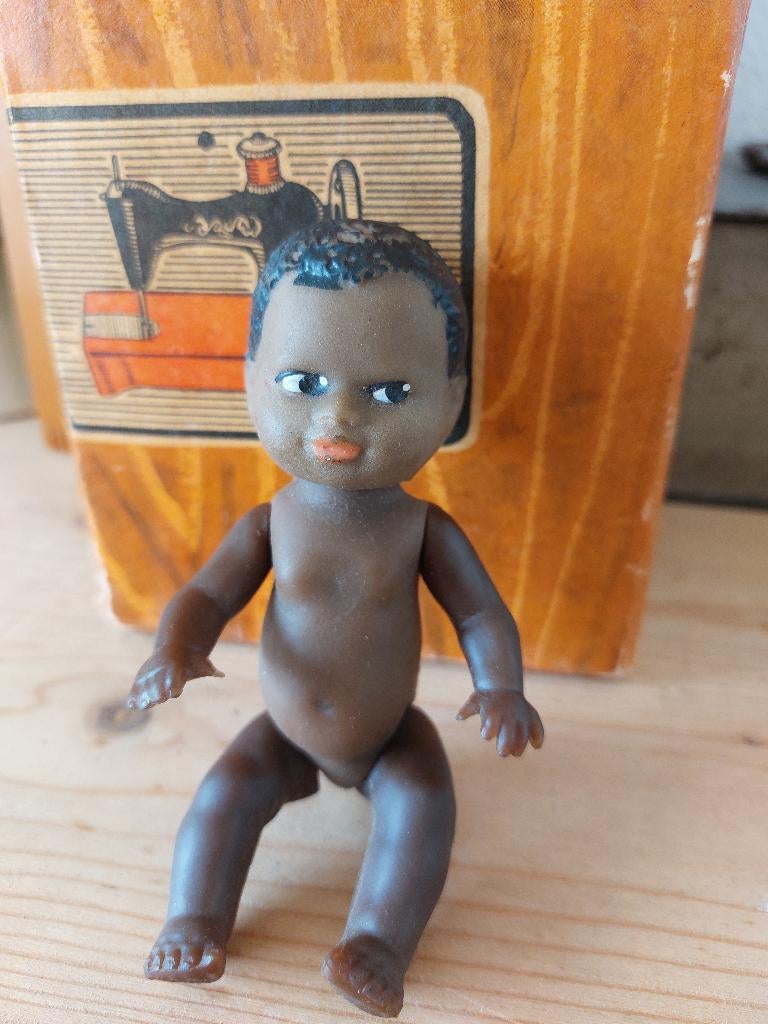 Vintage babypopje kleuterpopje pop zwart haar, Ophalen, Gebruikt, Pop