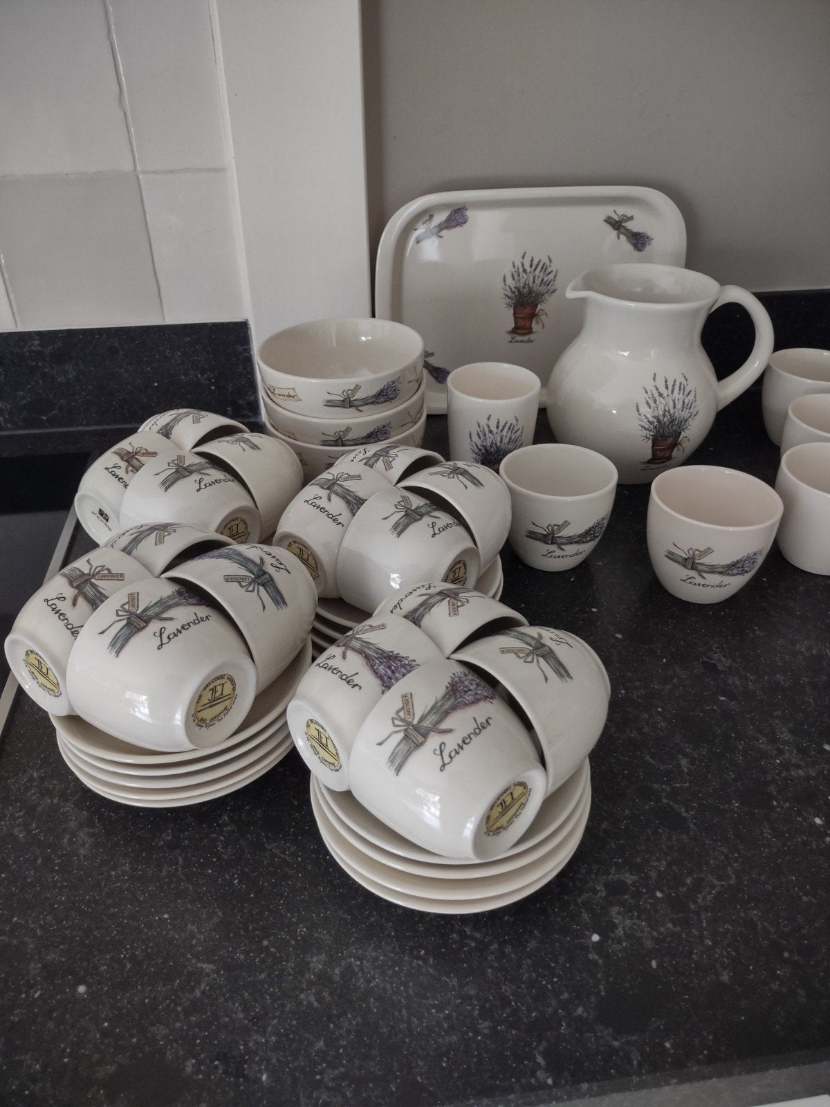 Jet Lavendel Servies - Uitgebreide Set, Huis en Inrichting, Keuken | Servies, Ophalen of Verzenden, Zo goed als nieuw, Aardewerk