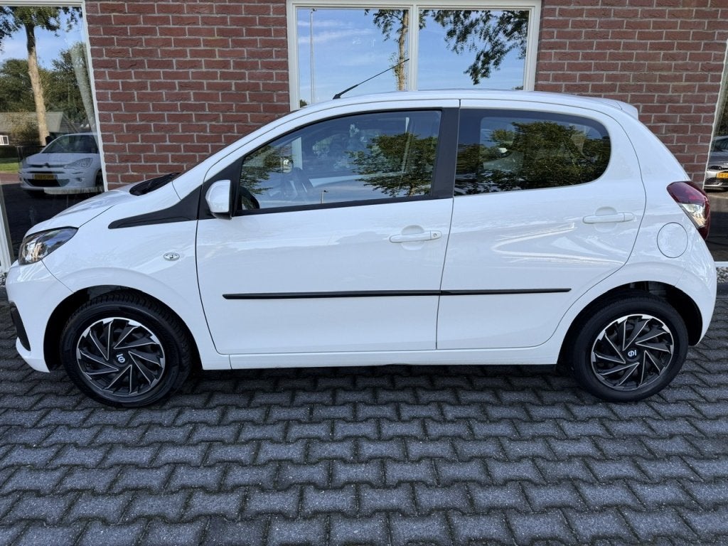 Peugeot 108 1.0 e-VTi Active CARPLAY / CAMERA / ANDROIDAUTO, Auto's, Stof, Gebruikt, 4 stoelen, Wit