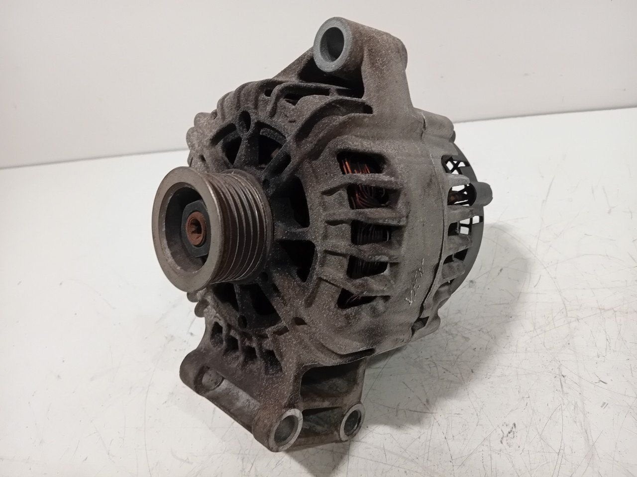 Dynamo Ford Focus, Onderdelen@venauto.nl, Van der Ven Autorecycling B.V., Gebruikt, Ettenseweg 76, 4706 PB Roosendaal, The Netherlands