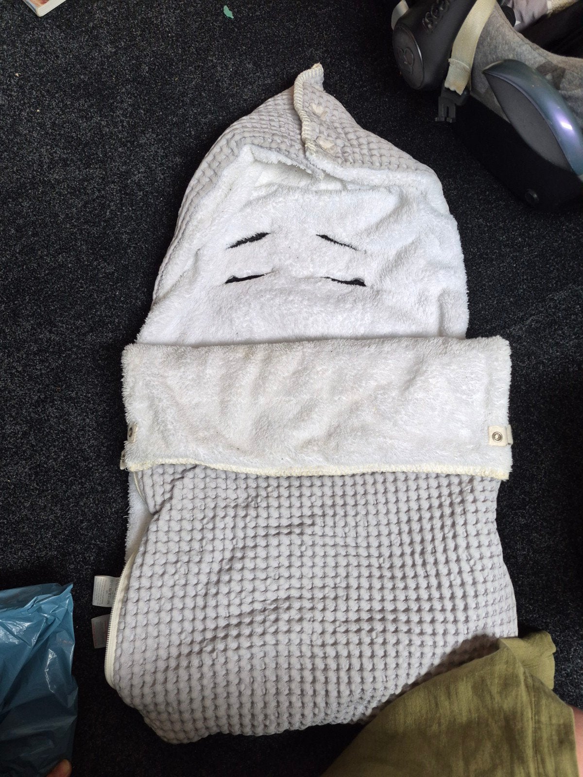 Koeka lichtgrijs/ silver voetenzak maxcicosi, Kinderen en Baby's, Koeka, Ophalen of Verzenden, Zo goed als nieuw, Gevoerd