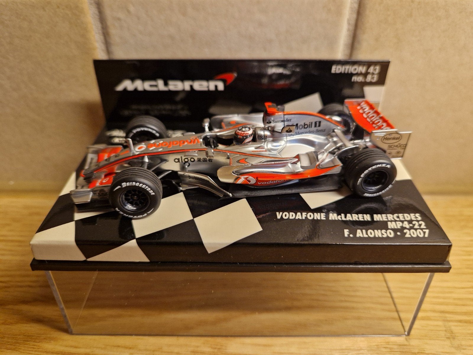 f1 Vodafone mclaren mercedes mp4/22 fernando alonso 2007, Ophalen of Verzenden, Zo goed als nieuw, Auto, MiniChamps