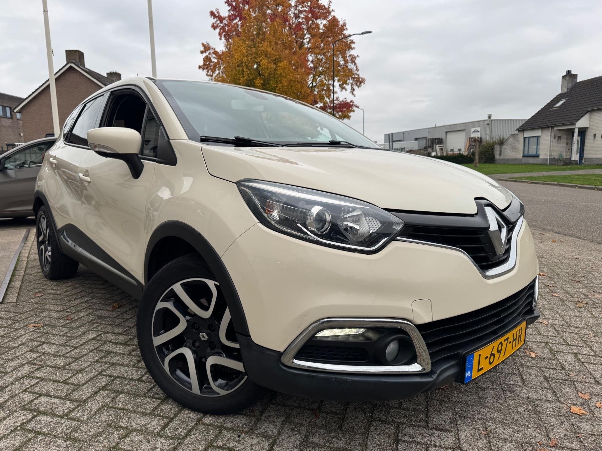 Renault Captur 1.2 TCe Dynamique AUTOMAAT, Navi,Trkhaak, Auto's, Renault, Euro 5, 4 cilinders, Geel, 19 km/l