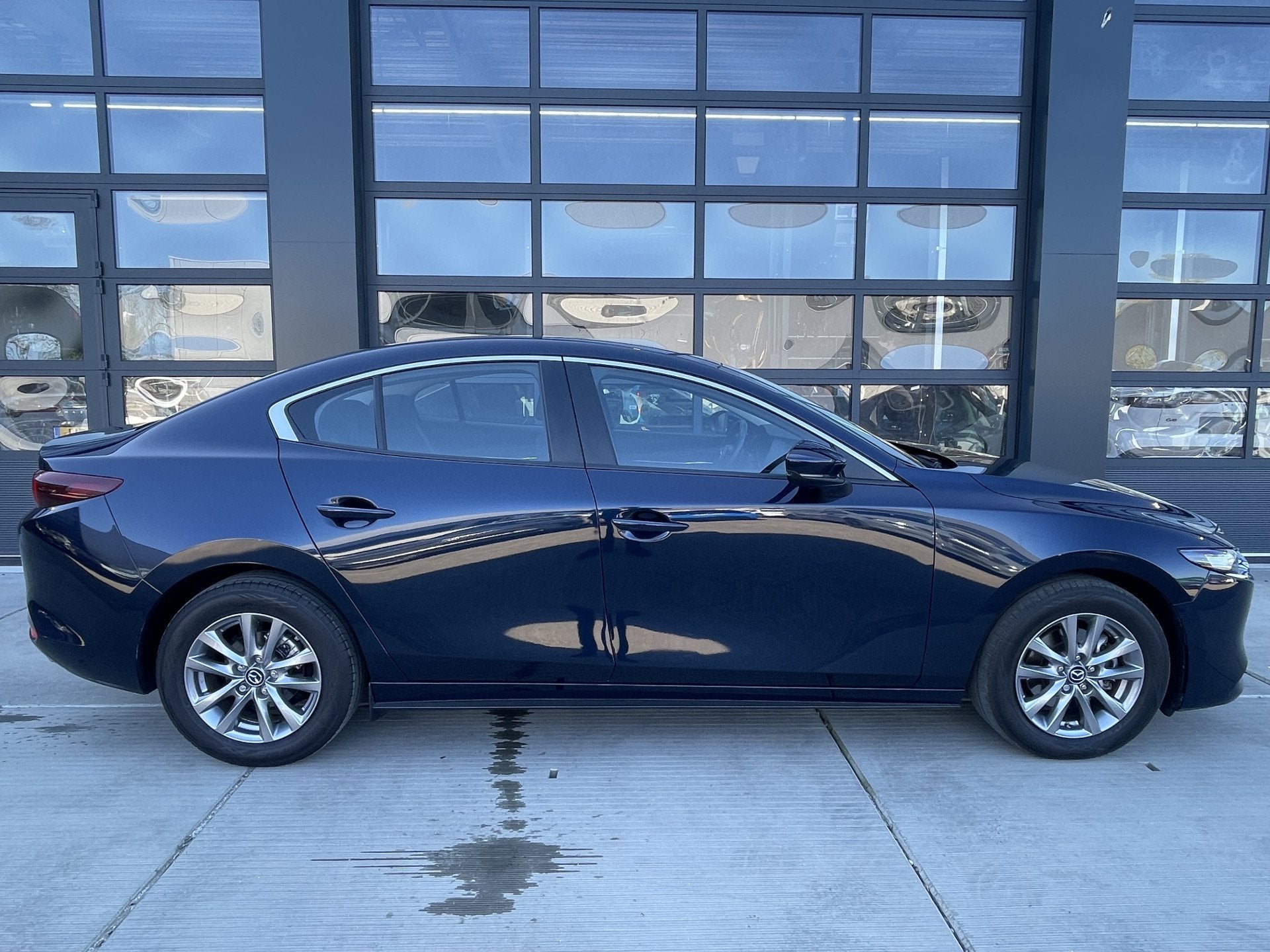 Mazda 3 Sedan 2.0 e-SkyActiv-G M Hybrid 122 Comfort NAVI | A, Auto's, 1998 cc, Stof, Gebruikt, 4 cilinders