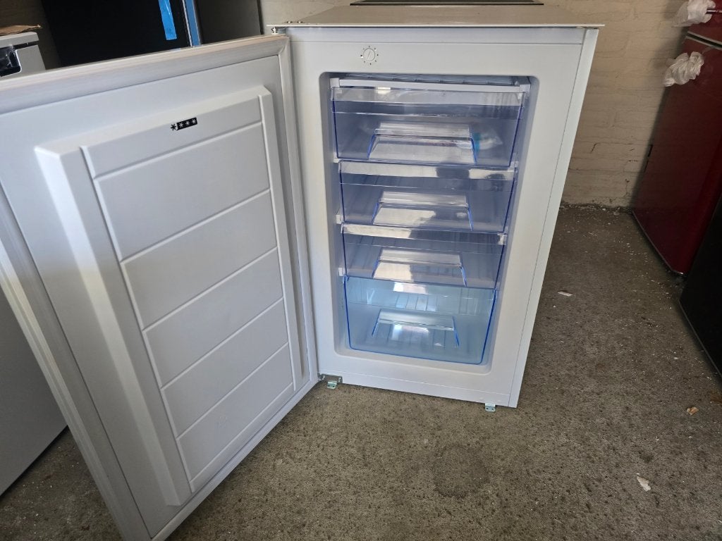 Nieuwe inbouw vrieskast sleepdeur systeem 87 hoog E klasse, Nieuw, Minder dan 60 cm, Ophalen of Verzenden, Inbouw