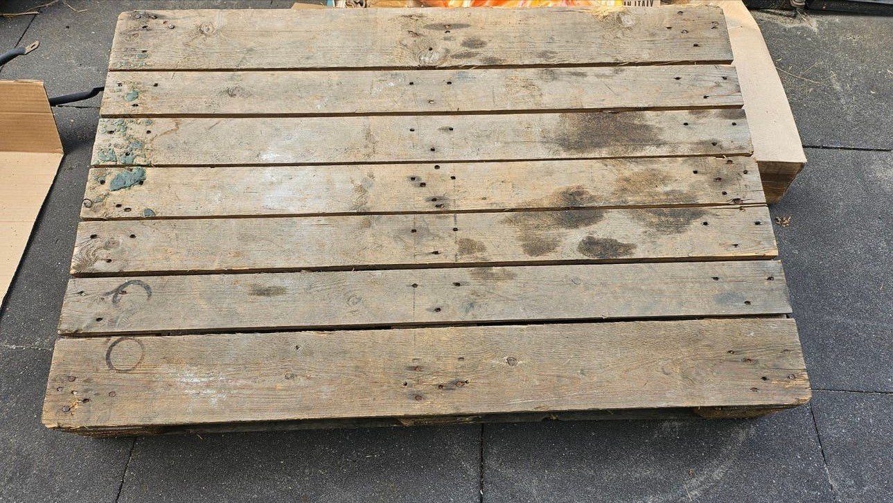 Houten Pallet voor Diverse Toepassingen, Ophalen