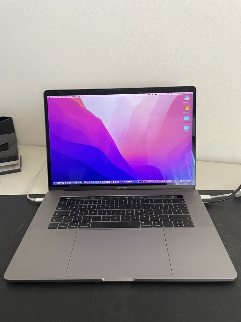 MacBook Pro (15-inch, 2016),16GB RAM, 2TB SSD + extras, Computers en Software, Apple Macbooks, 1 TB of meer, Gebruikt, 2 tot 3 Ghz