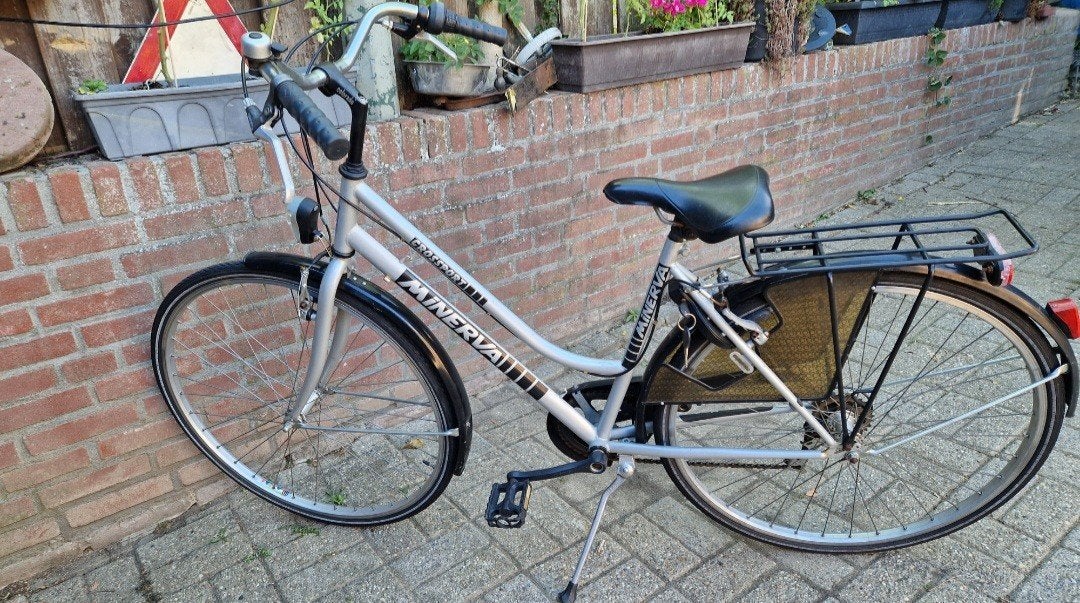 minerva damesfiets in hele goede staat, Ophalen, Zo goed als nieuw, Overige merken, Versnellingen
