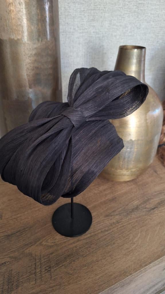 Fascinator zwart, Kleding | Dames, Hoeden en Petten, Ophalen of Verzenden, Nieuw, One size fits all