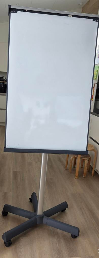 Flipover / flipchart / whiteboard op wielen, Ophalen