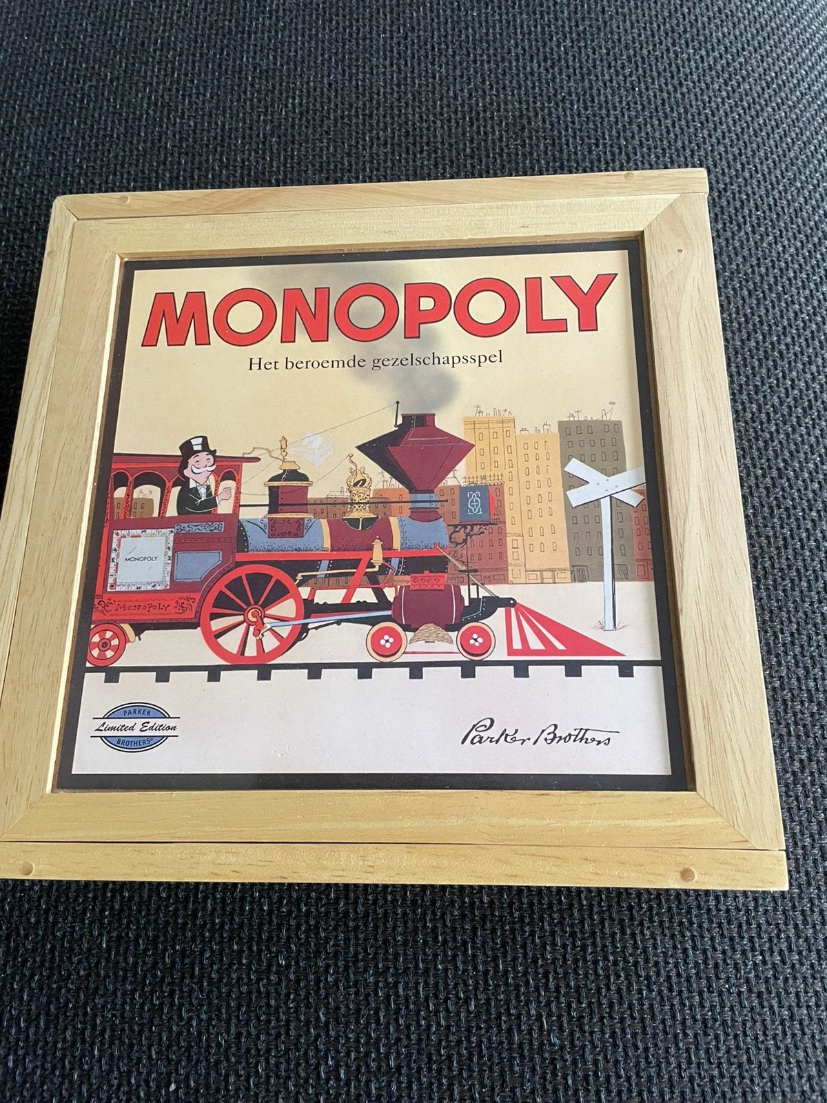 Monopoly in houten kist limited edition, Ophalen of Verzenden, Zo goed als nieuw
