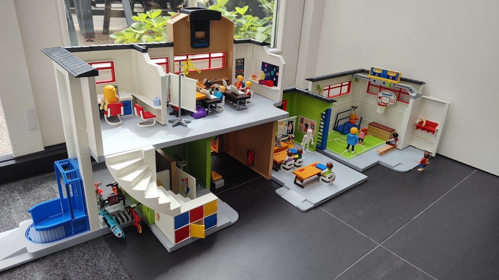 Playmobil School -  met gymzaal en veel extra's, Ophalen of Verzenden, Zo goed als nieuw, City life, Gebouw