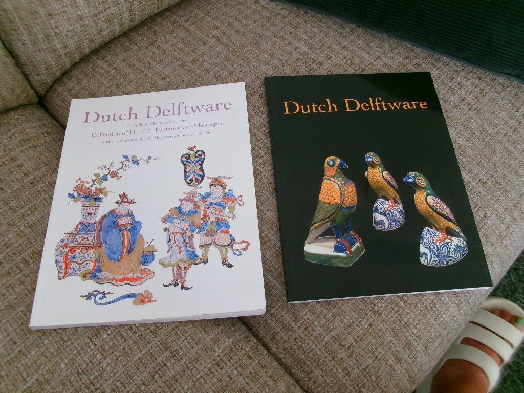 2 catalogussen   DUTCH  DELFTWARE, Verzenden