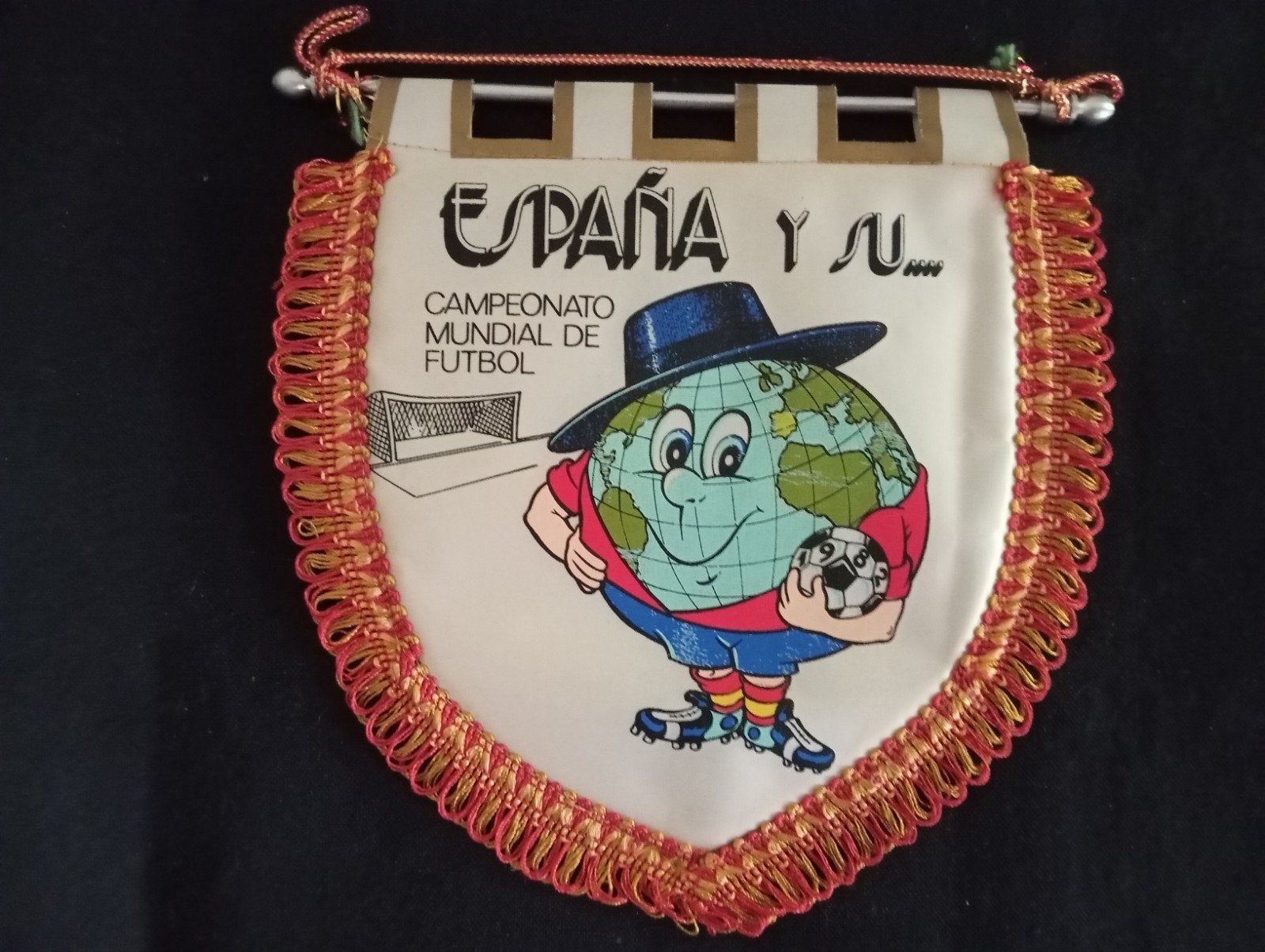 Vintage WK voetbal vaan 1982 Spanje, Ophalen of Verzenden, Zo goed als nieuw, Buitenlandse clubs, Vaantje of Sjaal