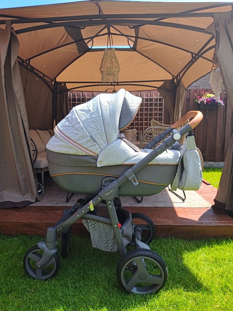 Kinderwagen 2‑in‑1 – zo goed als nieuw (Adamex Neonex), Combiwagen, Ophalen, Overige merken, Verstelbare duwstang