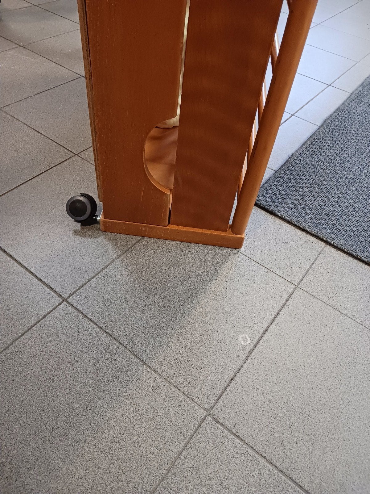 Houten box met wieltjes en verstelbare bodem, Kinderen en Baby's, Boxen, Ophalen, Gebruikt, Rechthoekig, In hoogte verstelbaar