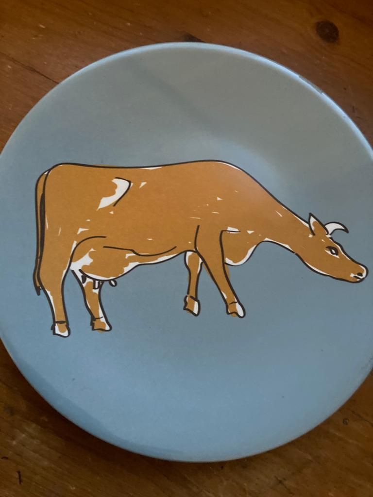 Kunsstof bord en beker koe, Ophalen of Verzenden, Zo goed als nieuw, Overige stijlen, Bord(en)