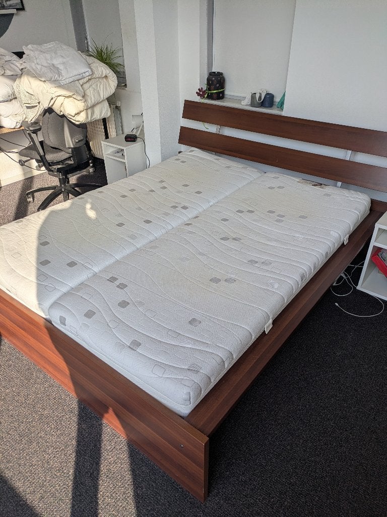 Bed + 2x lattenbodem + 2x matras, Ophalen, Gebruikt, Bruin, Tweepersoons