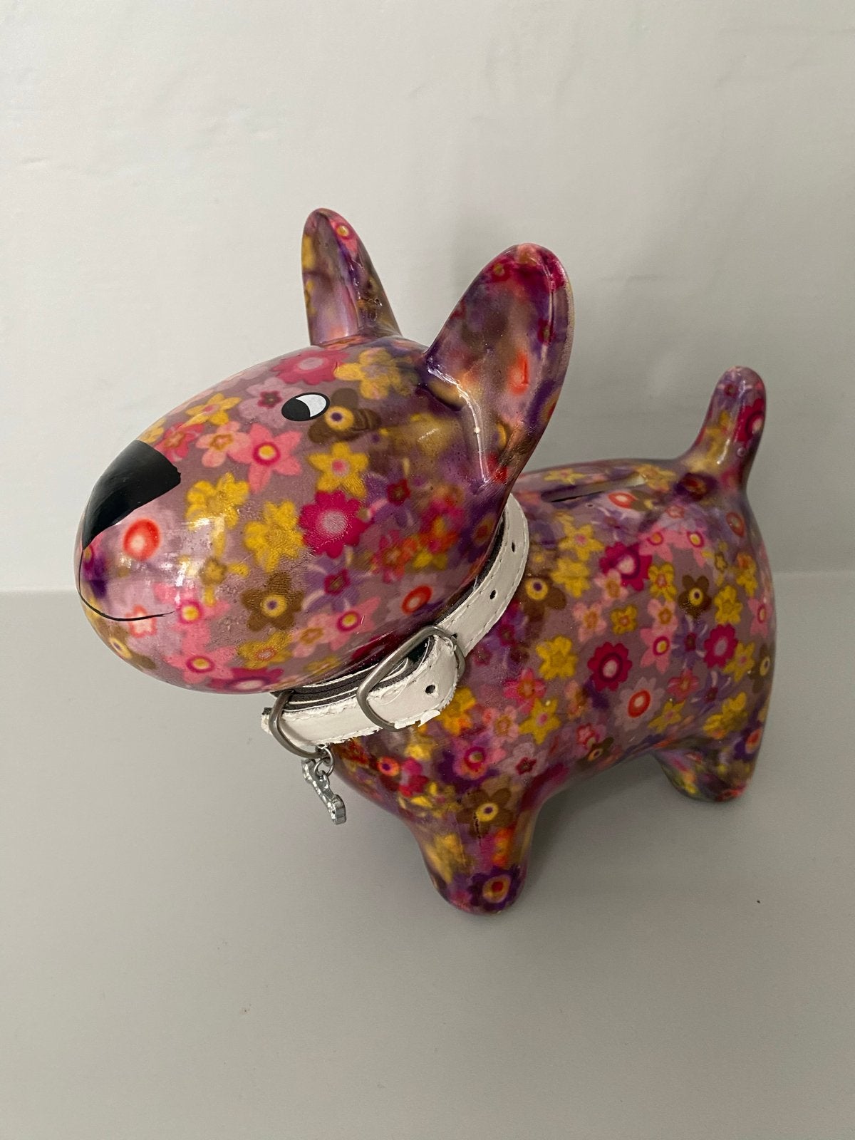 Pomme Pidou spaarpot hond, kleurrijk en origineel, Ophalen of Verzenden, Zo goed als nieuw, Steen, Aardewerk of Keramiek, Dier