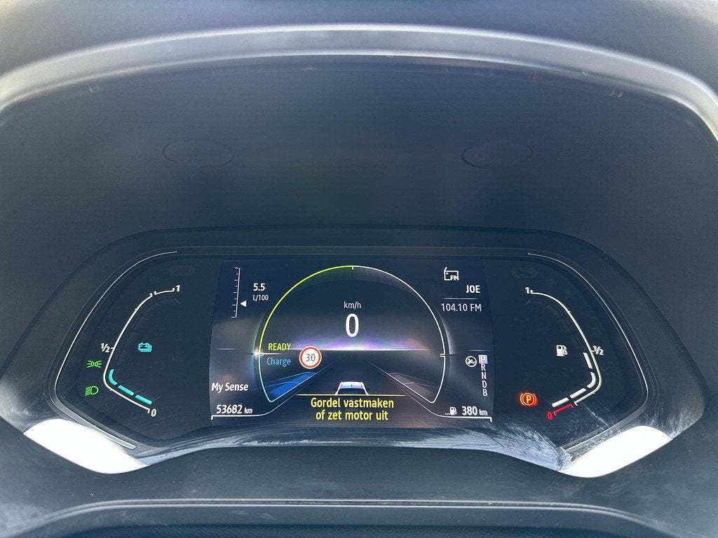Renault Captur 1.6 E-Tech full hybrid 145 techno | Easylink, Gebruikt, 715 kg, Leder en Stof, Zwart