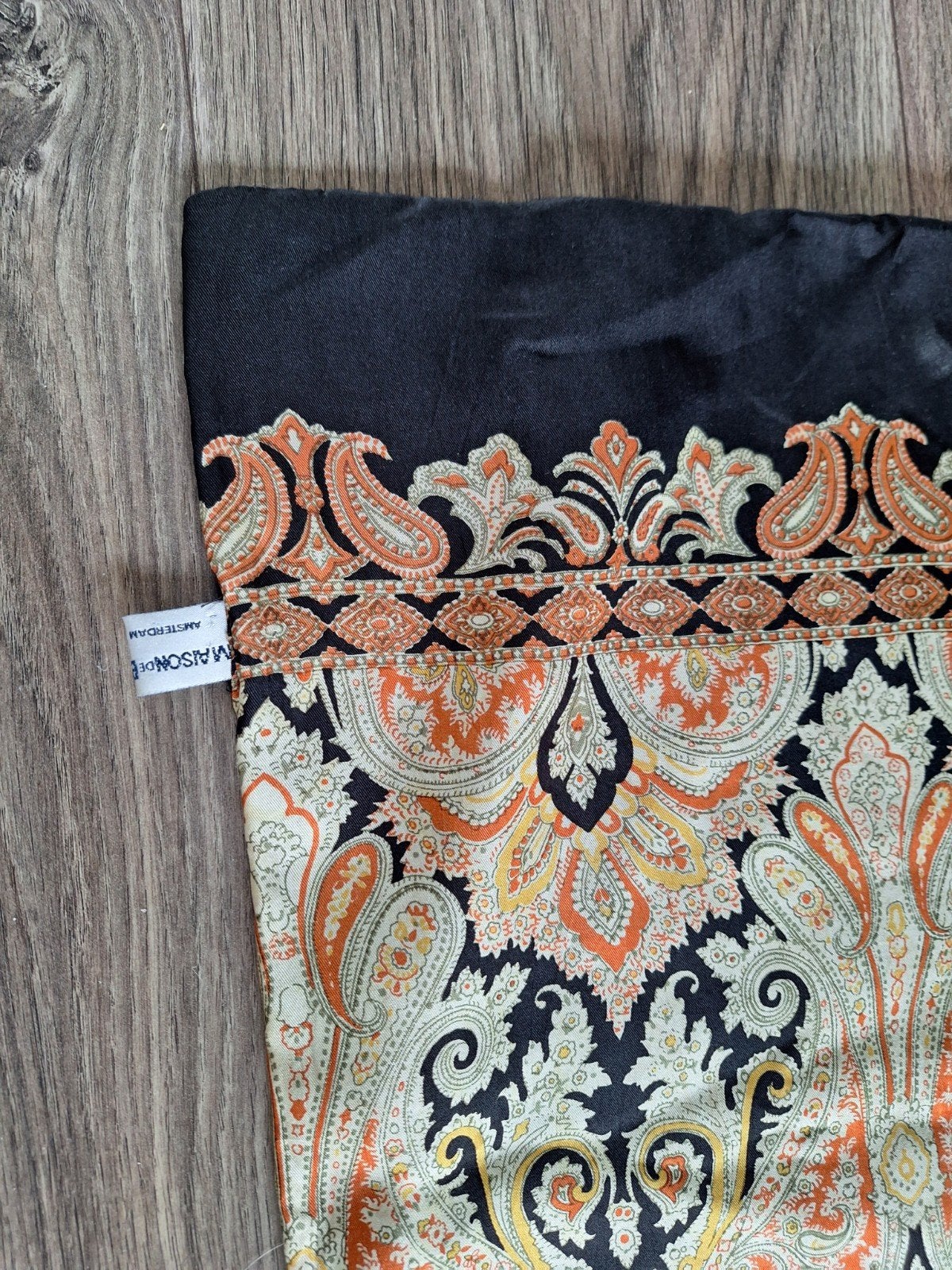 Maison de Bonneterie Amsterdam Zijden Sjaal Paisley, Kleding | Dames, Maison de Bonneterie, Ophalen of Verzenden, Zo goed als nieuw